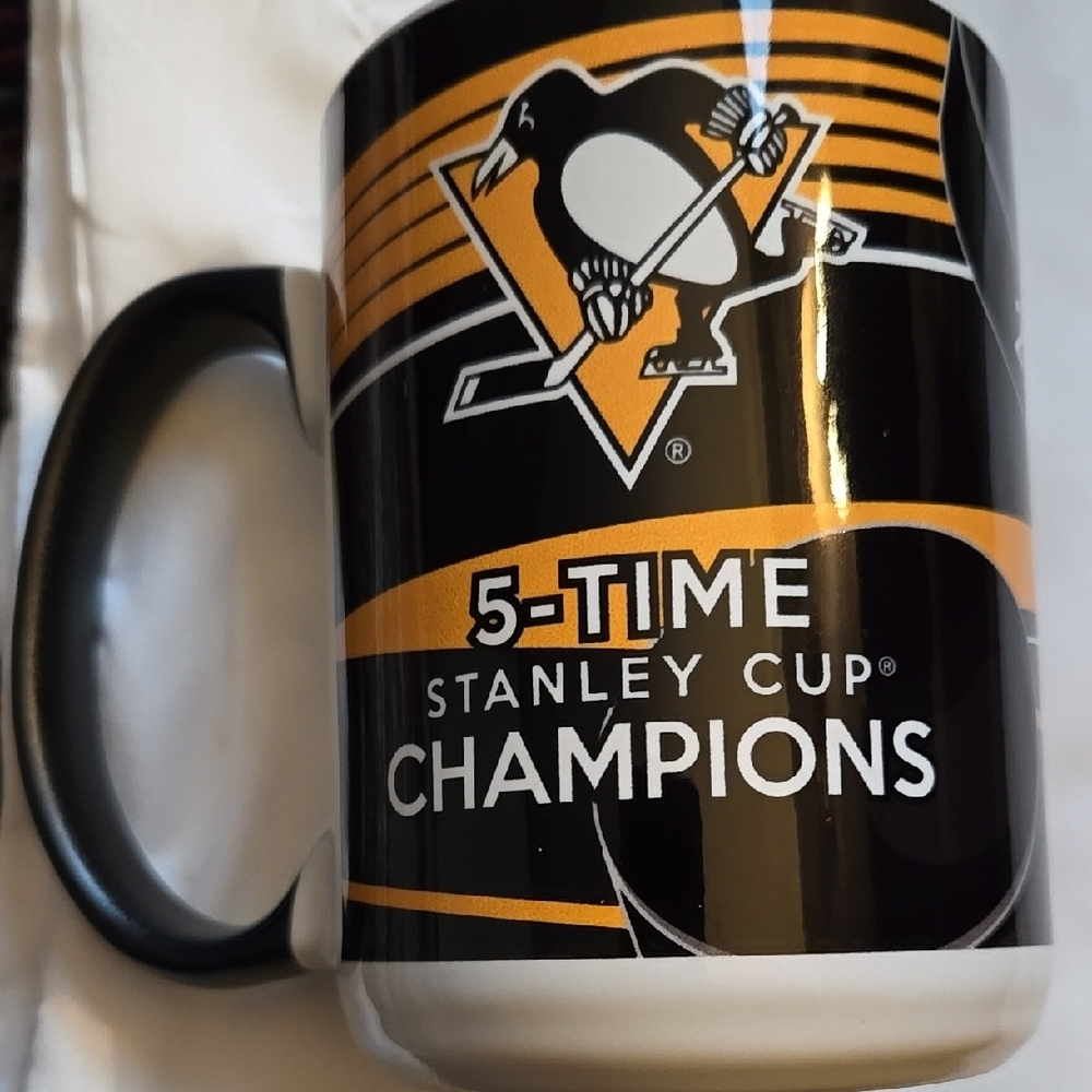 Pittsburgh Penguins Black and Gold Champions Mug